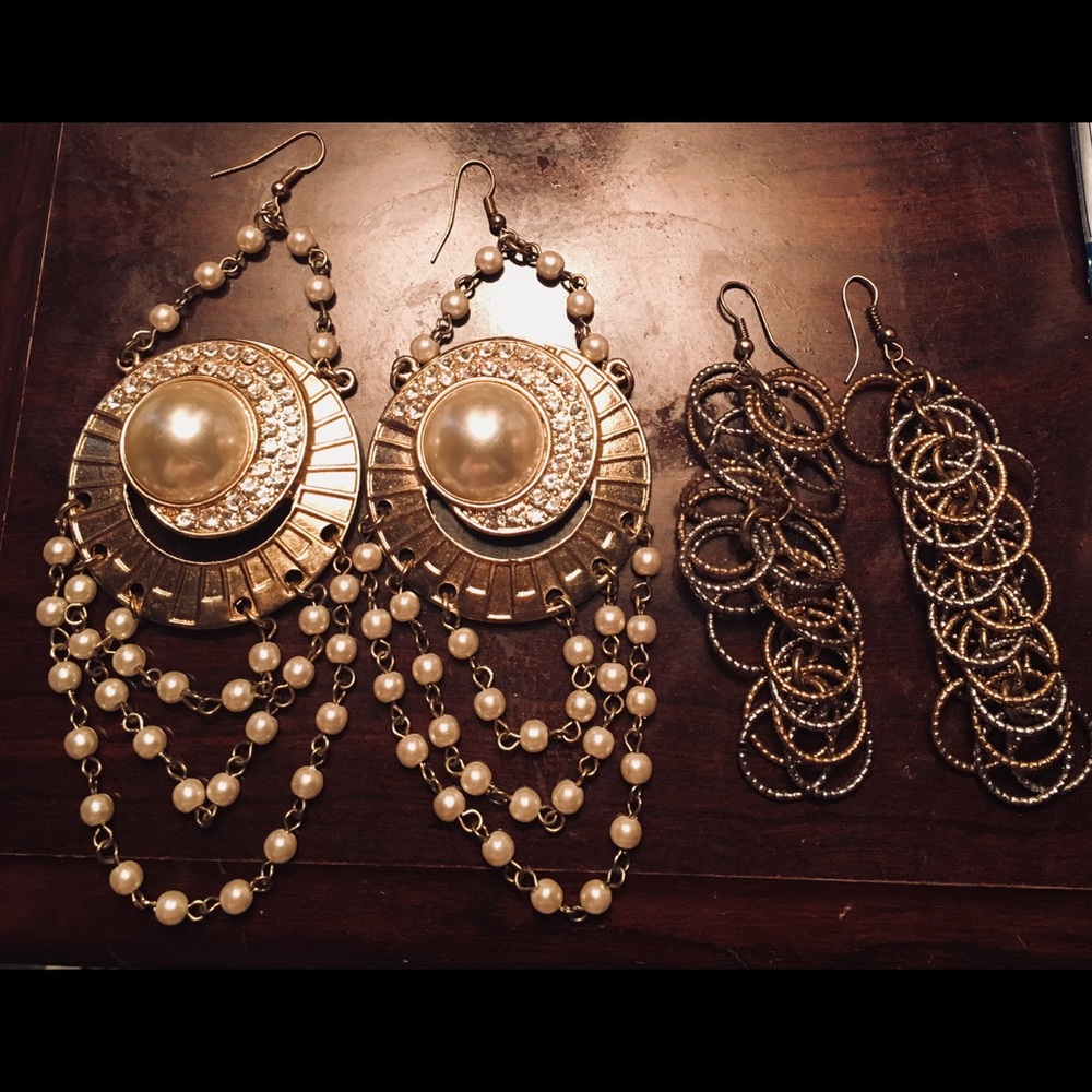 2 for $10🎀 two pairs of Bebe dangling earrings